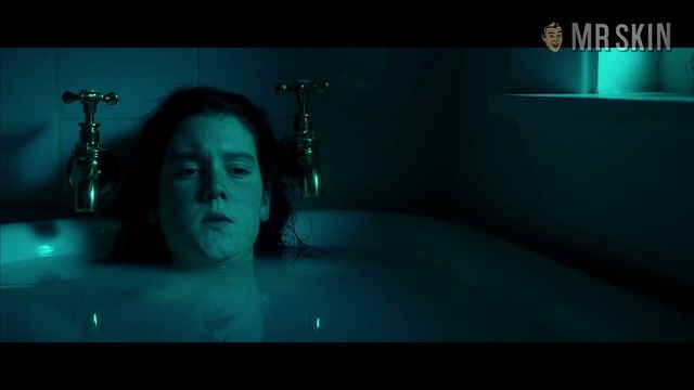 Melanie Lynskey Nude Naked Pics And Sex Scenes At Mr Skin 5595