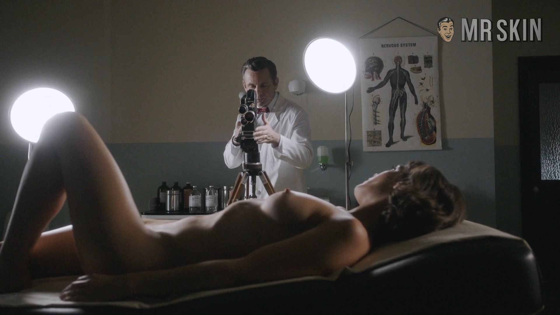 Lizzy Caplan Nude Naked Pics And Sex Scenes At Mr Skin
